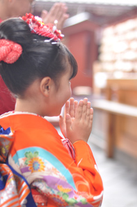 作例３手を主役にするなら顔がはっきり見えない角度で